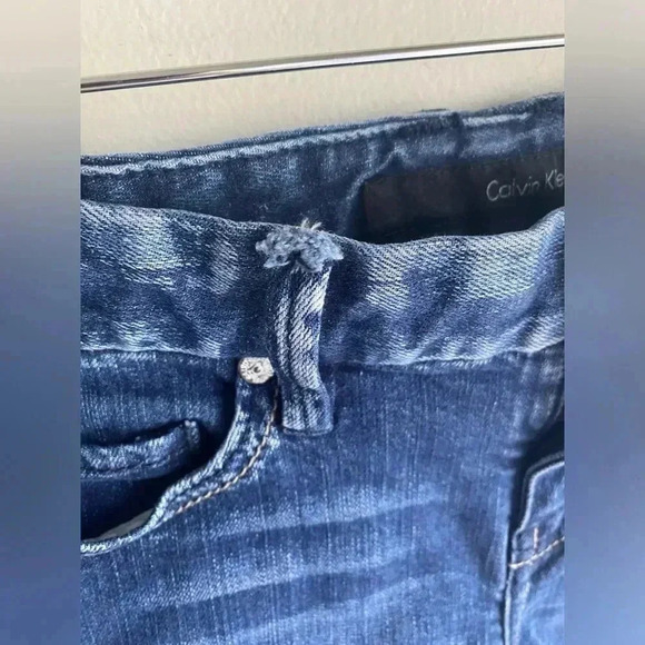 Calvin Klein Jean Shorts Size 2 / 26 Cuffed Dark Wash Denim Cutoff - Picture 2 of 7